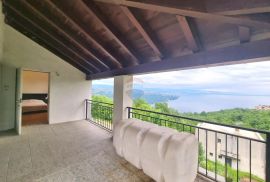 OPATIJA,BREGI- kuća 395.45 m2 na parceli 860 m2 sa pogledom na more, Matulji, Famiglia