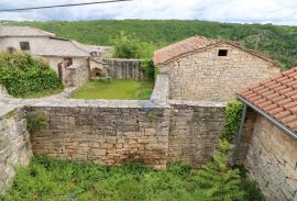 TINJAN-dvije kamene kuće za renovaciju, Tinjan, Casa