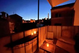 Rovinj,2.red do mora-renovirani stan s pogledom na more, Rovinj, Apartamento