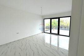 Rovinj,7km,luksuzna moderna dvojnica sa grijanim bazenom i 650m2 okućnice, Rovinj, Casa