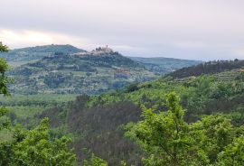 Oprtalj, okolica: Kombinacija građevinskog i poljoprivrednog zemljišta predivnog pogleda, Oprtalj, Terreno