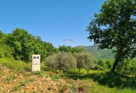 Oprtalj, okolica: Kombinacija građevinskog i poljoprivrednog zemljišta predivnog pogleda, Oprtalj, Land