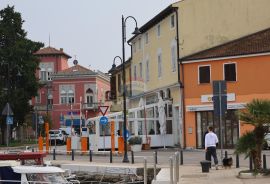 Novigrad centar, stan 73 m2 prvi red do mora, Novigrad, Wohnung