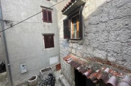 Cres,Grad Cres, autohtona kuća 65 m2, 150 m od gradske rive, Cres, Kuća