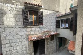 Cres,Grad Cres, autohtona kuća 65 m2, 150 m od gradske rive, Cres, Kuća