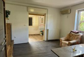 OTOK KRK-etaža obiteljske kuće, Krk, Apartamento