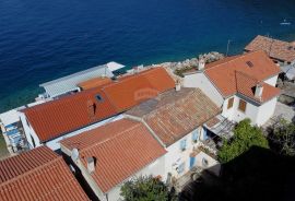 Otok Cres,Valun,stara primorska kuća,127 m2,10 m od mora, Cres, بيت