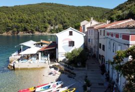 Otok Cres,Valun,stara primorska kuća,127 m2,10 m od mora, Cres, Ev