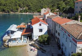 Otok Cres,Valun,stara primorska kuća,127 m2,10 m od mora, Cres, Ev