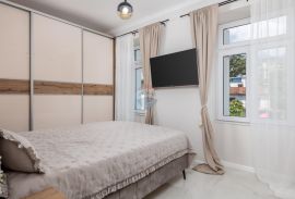 OPATIJA,LOVRAN- CENTAR, 2 kompletno renovirana apartmana, 90 m od mora, Lovran, Διαμέρισμα