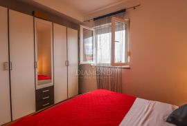 Umag, okolica komforan stan s pogledom na more !, Umag, Appartment