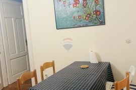 Izuzetan stan u samom centru Opatije, 50m do mora, Opatija, Appartement