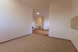 Lovran, stan 60m2, novogradnja, 2 kat, balkon, parking, Lovran, Appartment