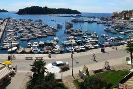 Rovinj, stan na rivi - 65 m2 prvi red do mora, Rovinj, Kвартира