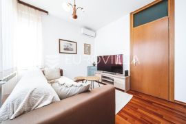 Zagreb, Dobri dol, 2 soban stan sa balkonom + PM, Zagreb, Apartamento