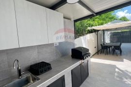 Ičići - stan 2s+db sa bazenom, Opatija - Okolica, Appartement