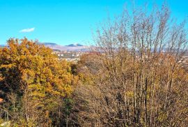 RIJEKA,KASTAV- zemljište 746 m2 s građevinskom dozvolom i plaćenim komunalijama, Kastav, Land