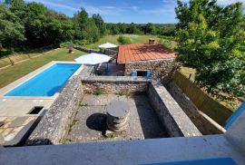 Istra, okolica Poreča, istarska kamena kuća sa bazenom, Sveti Lovreč, Maison