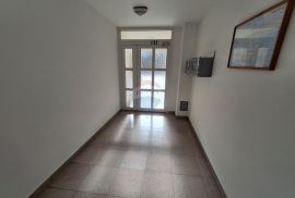 KASTAV - trosobni stan s garažom, Kastav, Apartamento