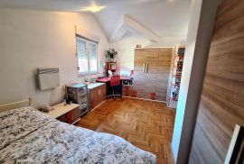 KASTAV - trosobni stan s garažom, Kastav, Apartamento