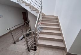 KASTAV - trosobni stan s garažom, Kastav, Apartamento