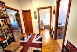 KASTAV - trosobni stan s garažom, Kastav, Apartamento