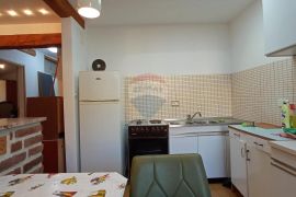 Rijeka, Centar – Stan 98 m2 za adaptaciju, Rijeka, Flat