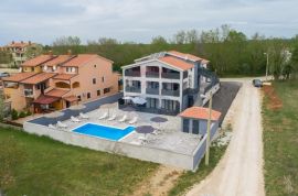 Istra, Poreč okolica moderna apartmanska kuća sa 5 stambenih jedinica, Poreč, بيت