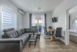 Istra, Poreč okolica moderna apartmanska kuća sa 5 stambenih jedinica, Poreč, Maison