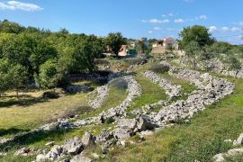 Otok Krk, okolica Šila - građevinsko zemljište na mirnoj lokaciji, Dobrinj, Zemljište