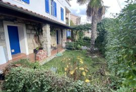 Opatija - samostojeća villa 294 m2 s okućnicom 860 m2, Opatija - Okolica, Famiglia