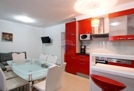 PAG, Grad Pag | Prekrasna Vila s 9 apartmana, parkingom i zemljištem, 1.red do mora, Pag, بيت