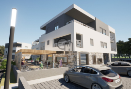 Novogradnja u mirnom dijelu prigradskog naselja Ražine, Šibenik, Šibenik, Flat