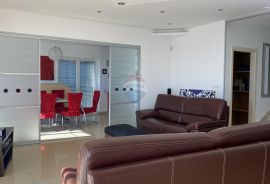 Rijeka, samostojeća villa 400 m2, 3 stana, Rijeka, Famiglia