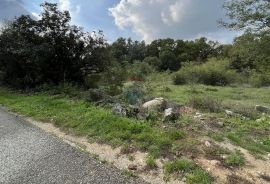 Sveti Lovreč - okolica, građevinsko zemljište na rubu građevinske zone, Sveti Lovreč, Terreno