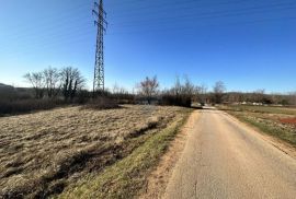 Istra, Karojba građevinski teren pravilnog oblika, Karojba, Terrain