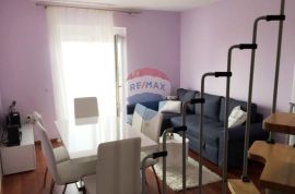 Crikvenica- kuća sa 5 apartmana 150m od mora, Crikvenica, Kuća