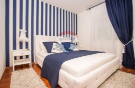 Crikvenica- kuća sa 5 apartmana 150m od mora, Crikvenica, Σπίτι