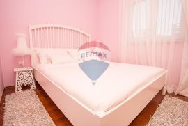 Crikvenica- kuća sa 5 apartmana 150m od mora, Crikvenica, Famiglia