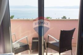 Crikvenica- kuća sa 5 apartmana 150m od mora, Crikvenica, Σπίτι