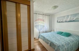 Otok Krk - trosoban stan u Njivicama, Omišalj, Appartement