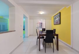 Istra, Medulin, Apartmanska kuća s 7 apartmana i bazenom, Medulin, بيت