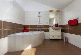 Istra, Medulin, Apartmanska kuća s 7 apartmana i bazenom, Medulin, Σπίτι