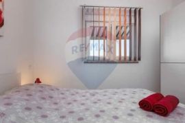 Istra, Medulin, Apartmanska kuća s 7 apartmana i bazenom, Medulin, بيت