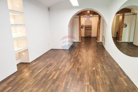 Zagreb; Donji grad, lokal 40m2 na odličnoj lokaciji, Donji Grad, Propriedade comercial