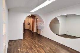 Zagreb; Donji grad, lokal 40m2 na odličnoj lokaciji, Donji Grad, Propiedad comercial