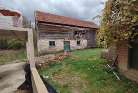 Brinje, kuće sa zemljištem 37250 m2, Brinje, Famiglia