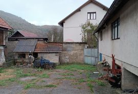 Ogulin,Vitunj - prodaje se drvena kuća sa okućnicom, Ogulin, House