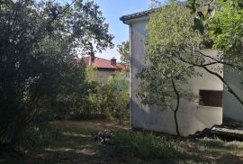 DRAMALJ,samostojeća kuća sa tri stana, Crikvenica, House