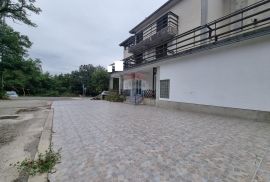 OPATIJA,MATULJI- Poslovni prostor 275 m2 sa velikim parkingom na frekventnoj lokaciji, Matulji, Gewerbeimmobilie